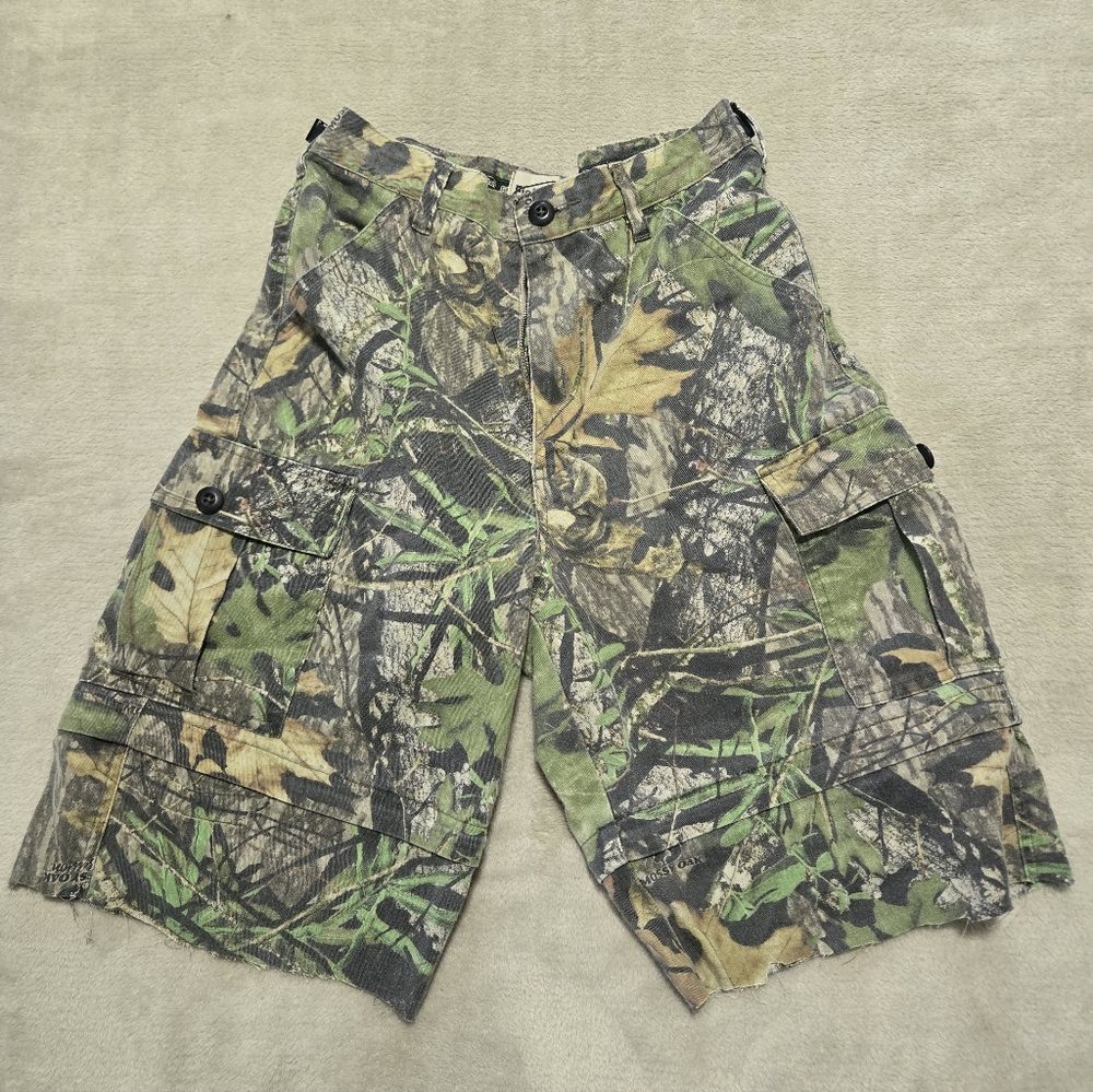 Mossy Oak NWTF Camo Cargo Cutoff Shorts *Raw Hem* 11in. Inseam Size Small (28)